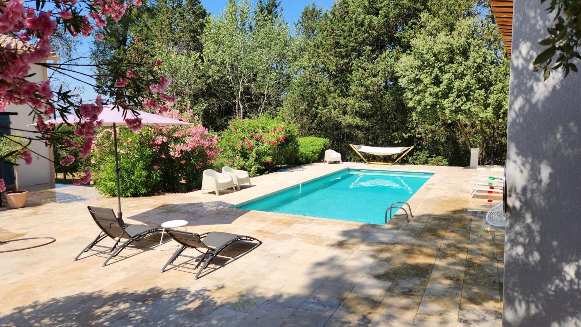 לורג La Bastide Blanche Magnifique Villa 5 Etoiles 5 Chambres Et Piscine Privee Sur 6500 M Var מראה חיצוני תמונה